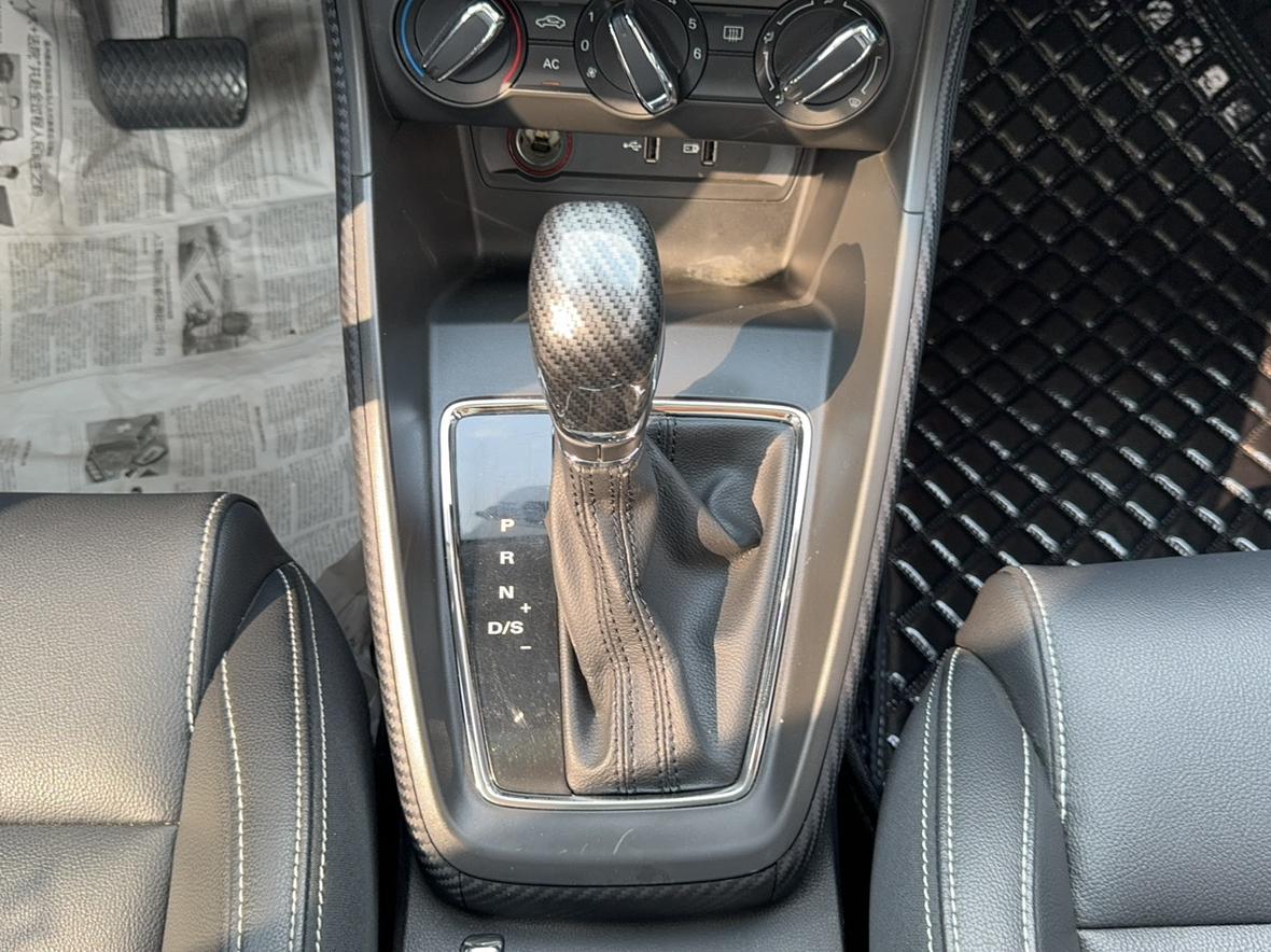 MG ZS 2017 thumb 10
