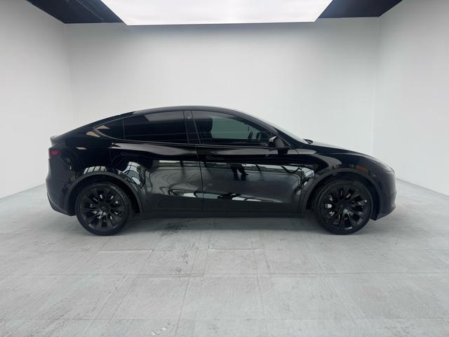Tesla Model Y 2022 thumb 6