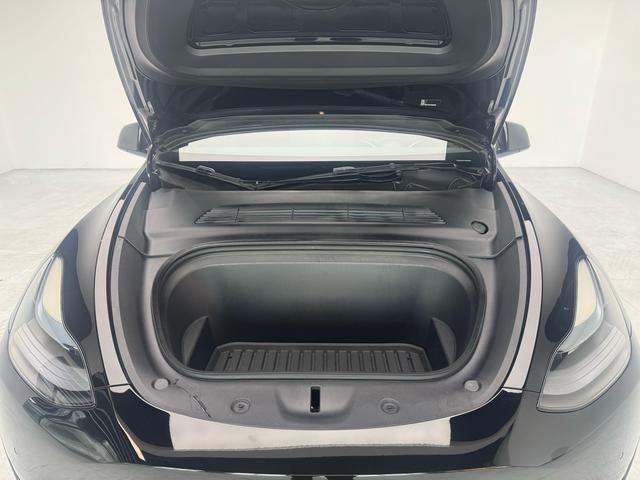 Tesla Model Y 2022 thumb 8