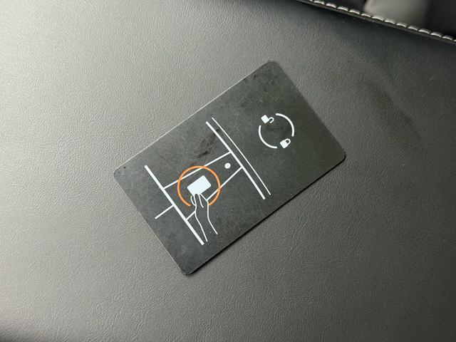 Tesla Model Y 2022 thumb 9