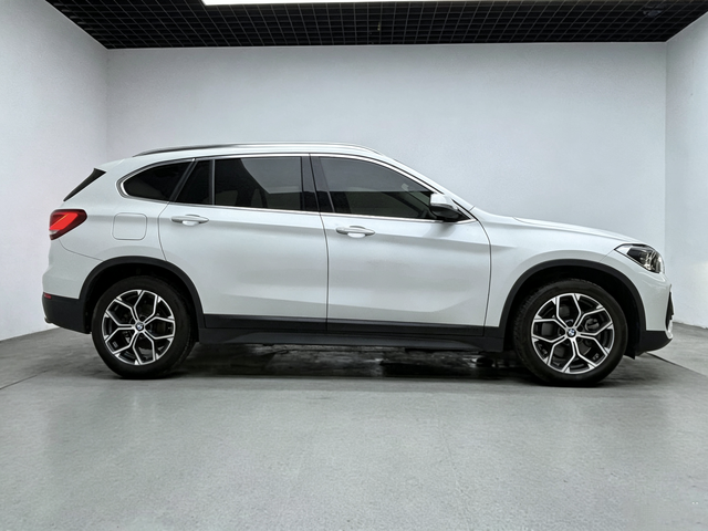 BMW X1 2022 thumb 6