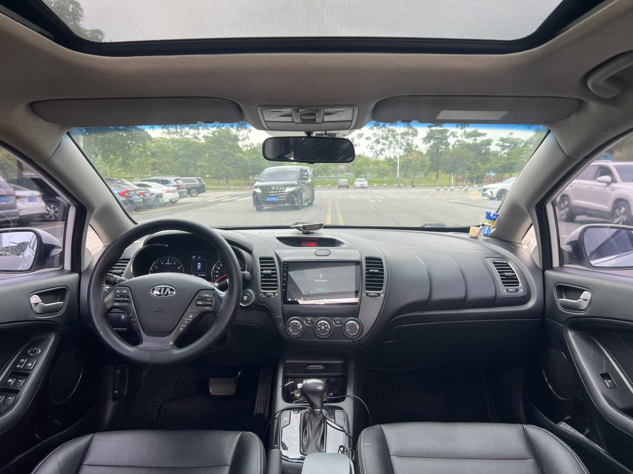 Kia K3 2016 thumb 10