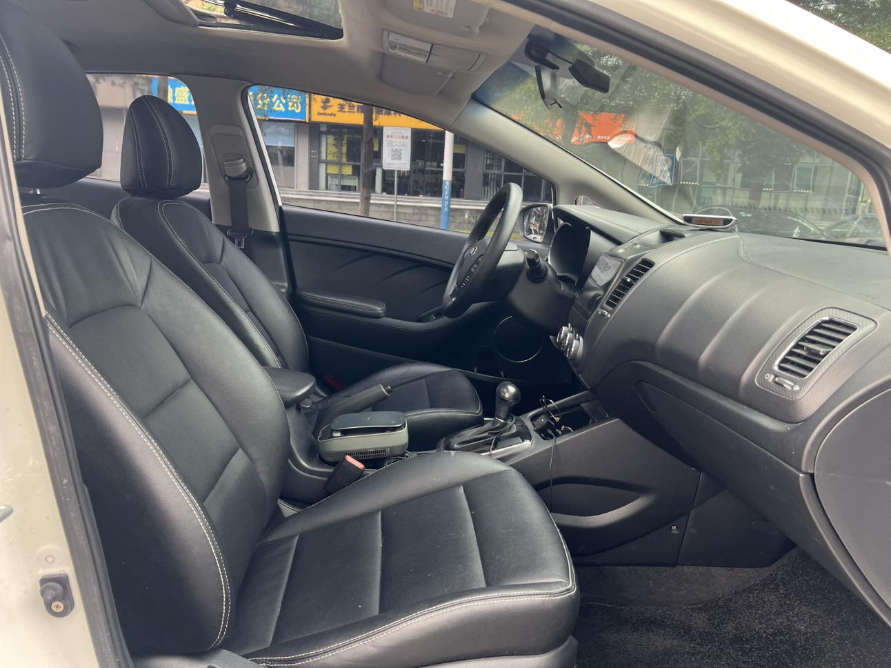 Kia K3 2016 thumb 12