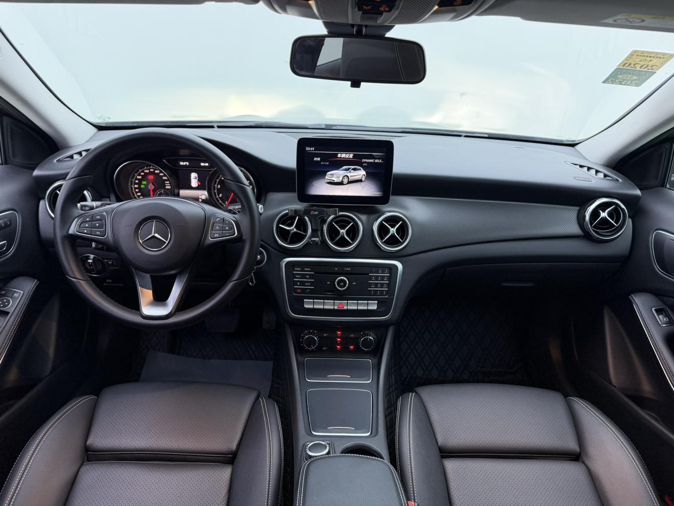 Mercedes-Benz GLA 2017 thumb 8