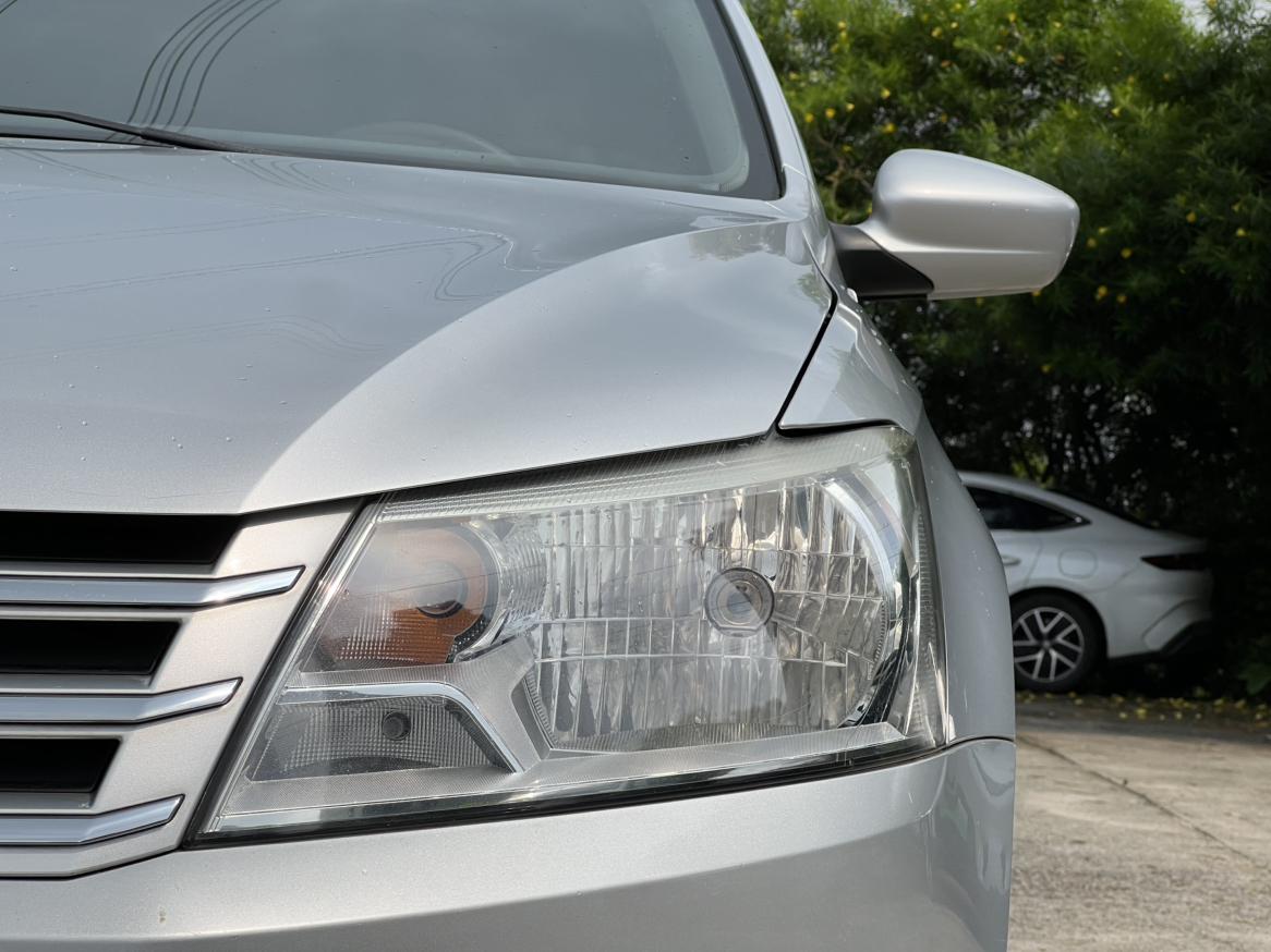 Volkswagen Santana 2013 thumb 6