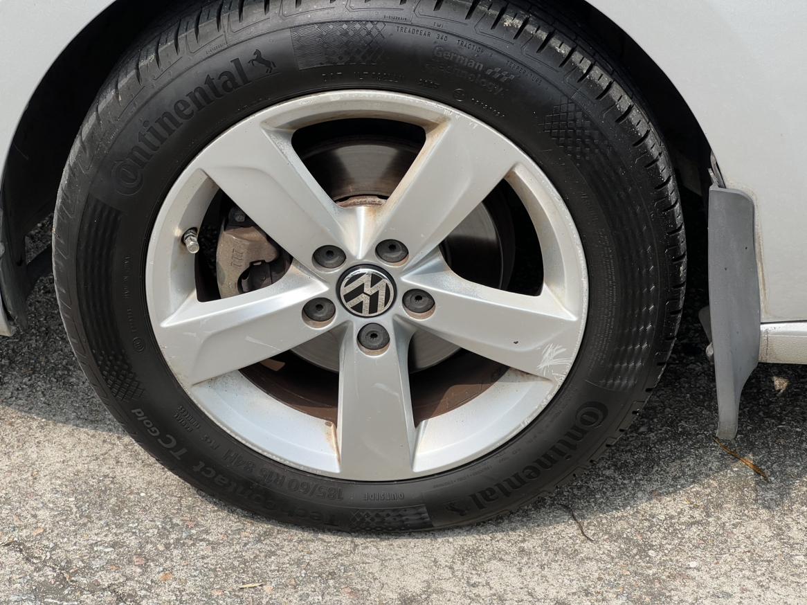 Volkswagen Santana 2013 thumb 7