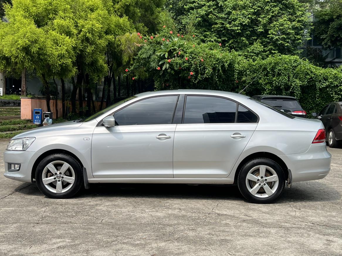 Volkswagen Santana 2013 thumb 9