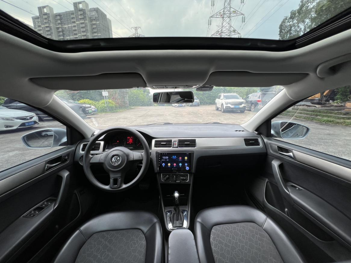 Volkswagen Santana 2013 thumb 12