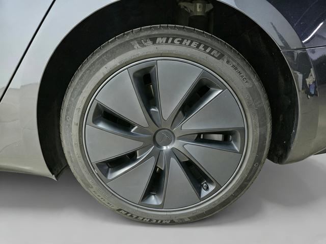 Tesla Model 3 2023 thumb 7