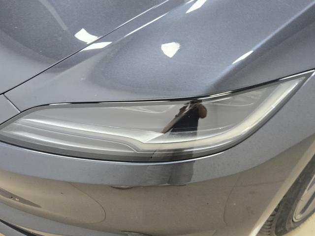 Tesla Model 3 2023 thumb 10