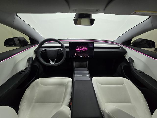Tesla Model 3 2023 thumb 12