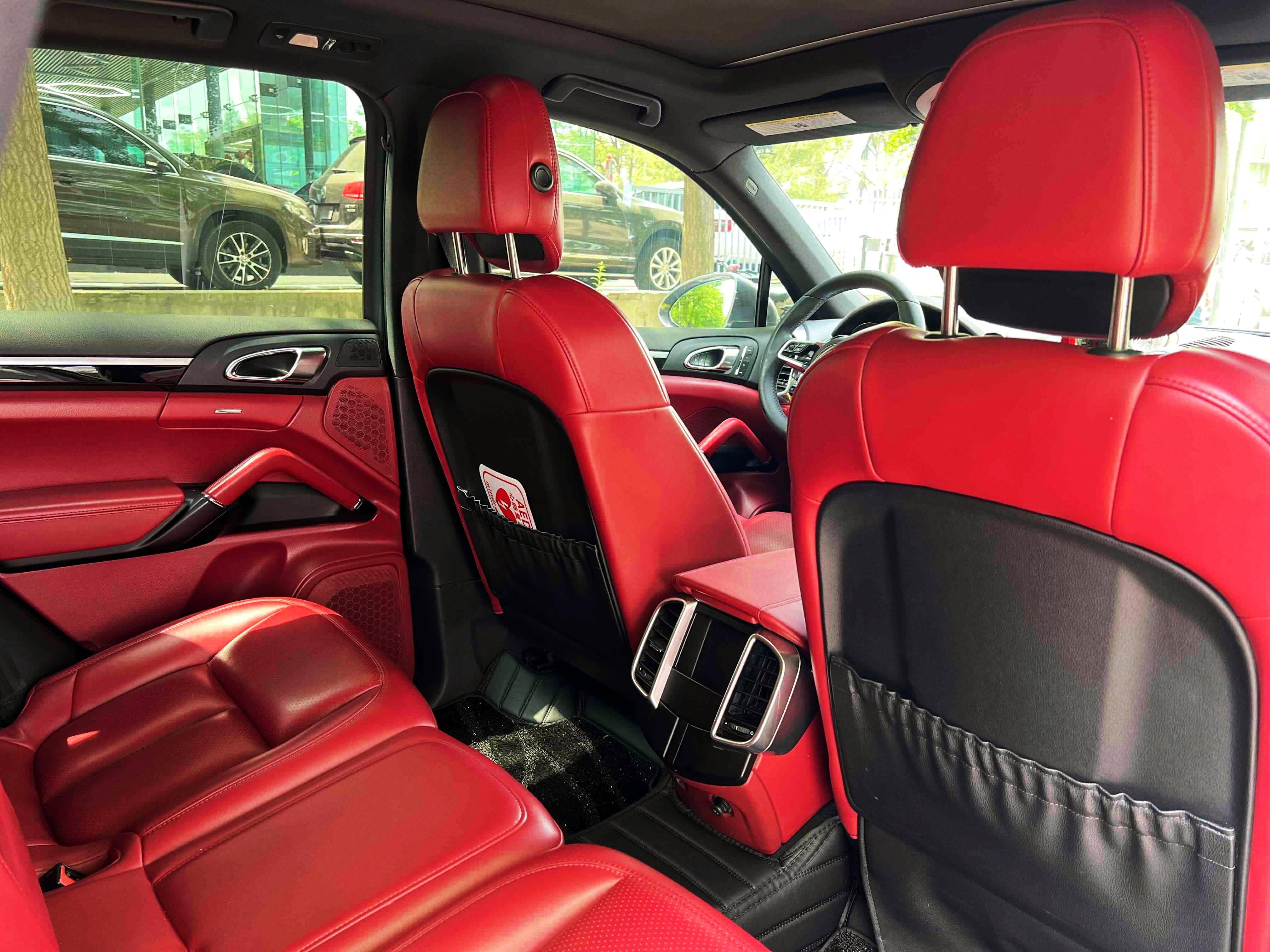 Porsche Cayenne 2016 thumb 8