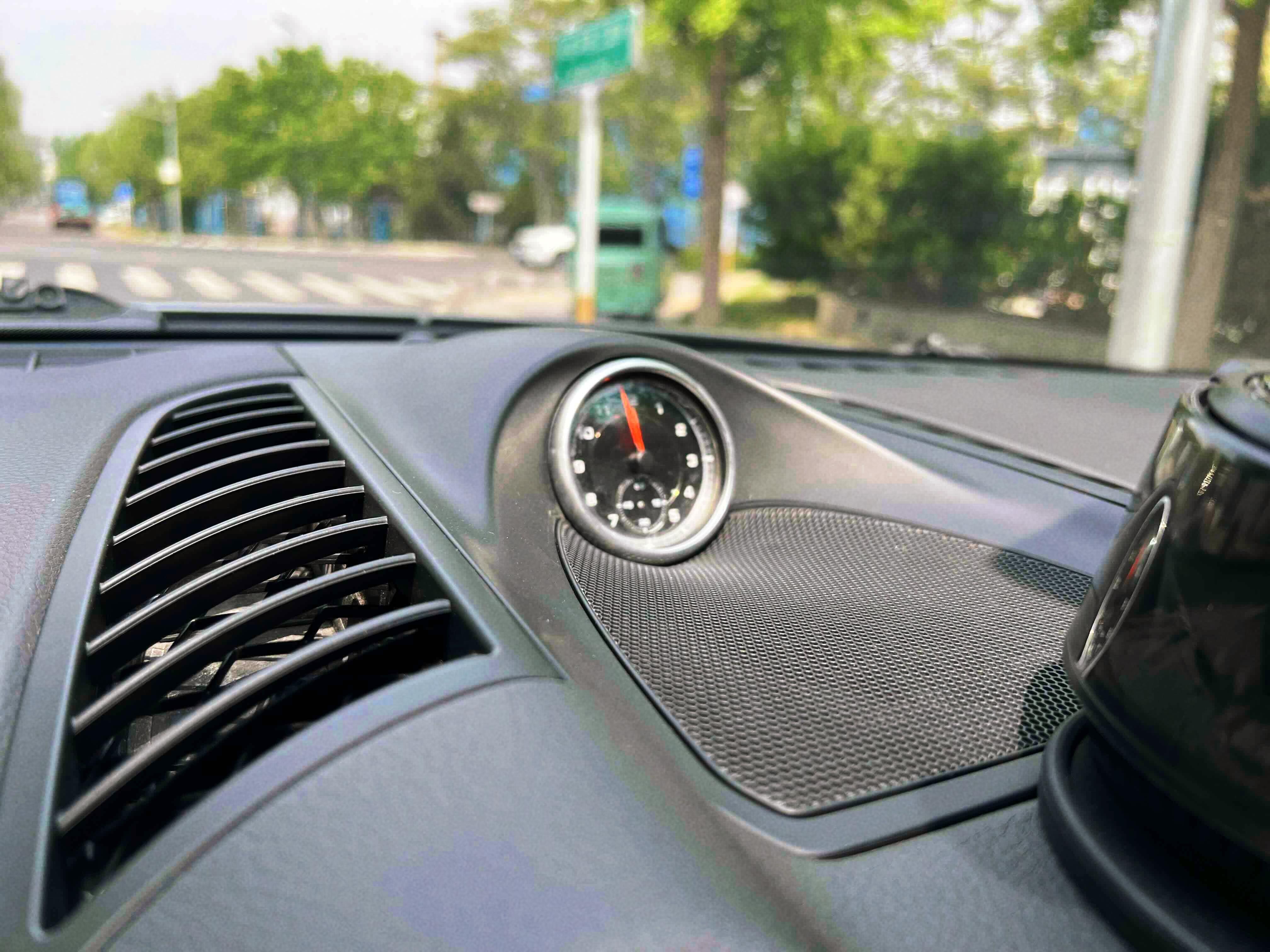 Porsche Cayenne 2016 thumb 12