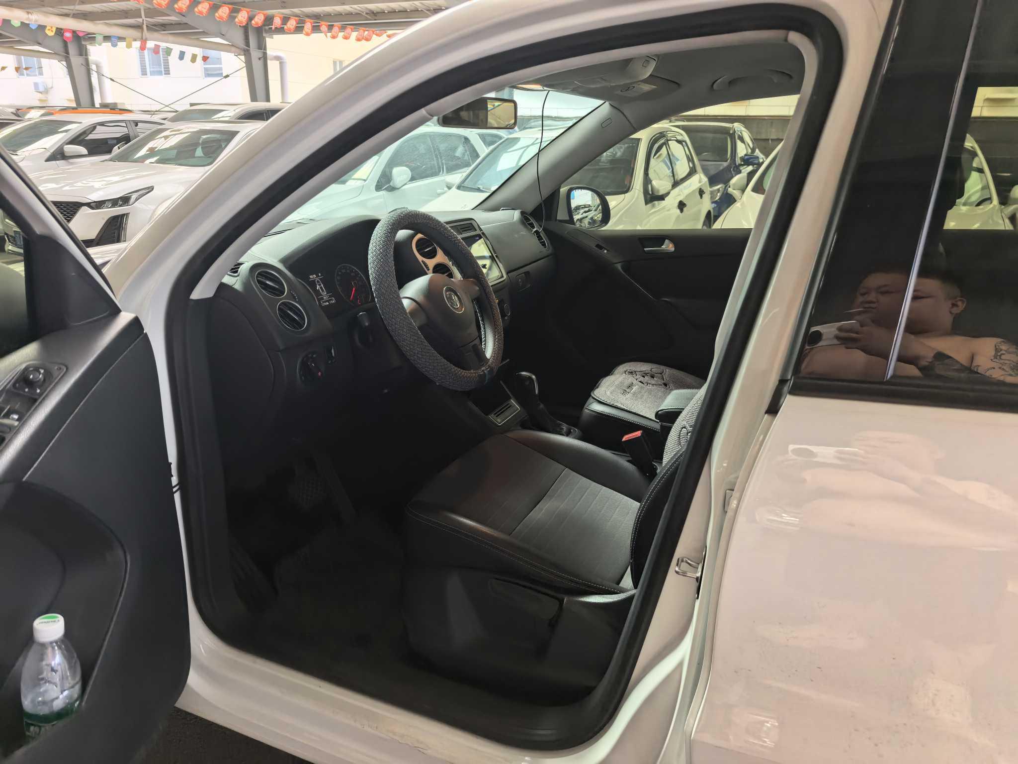 Volkswagen Tiguan 2016 thumb 8