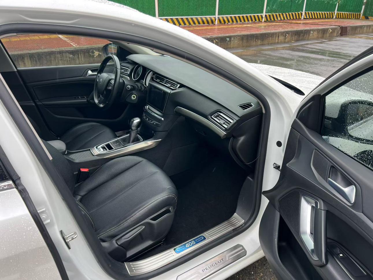 Peugeot 408 2016 thumb 5