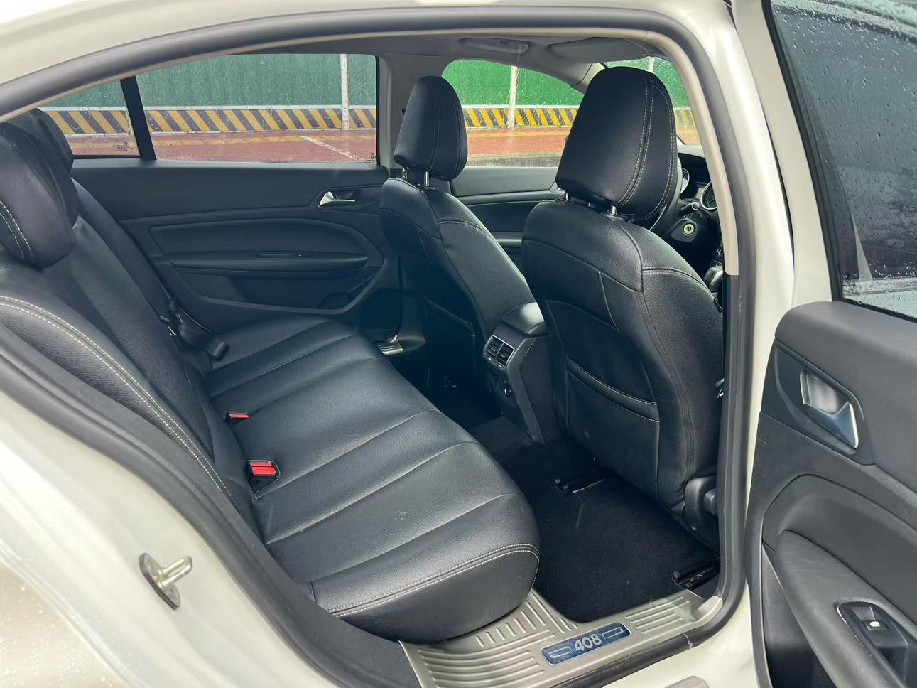 Peugeot 408 2016 thumb 7