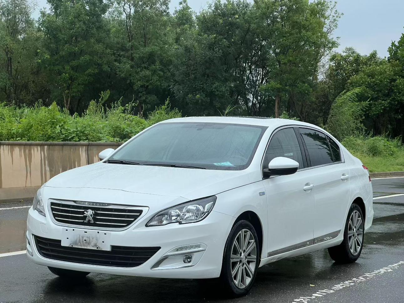 Peugeot 408 2016 thumb 8
