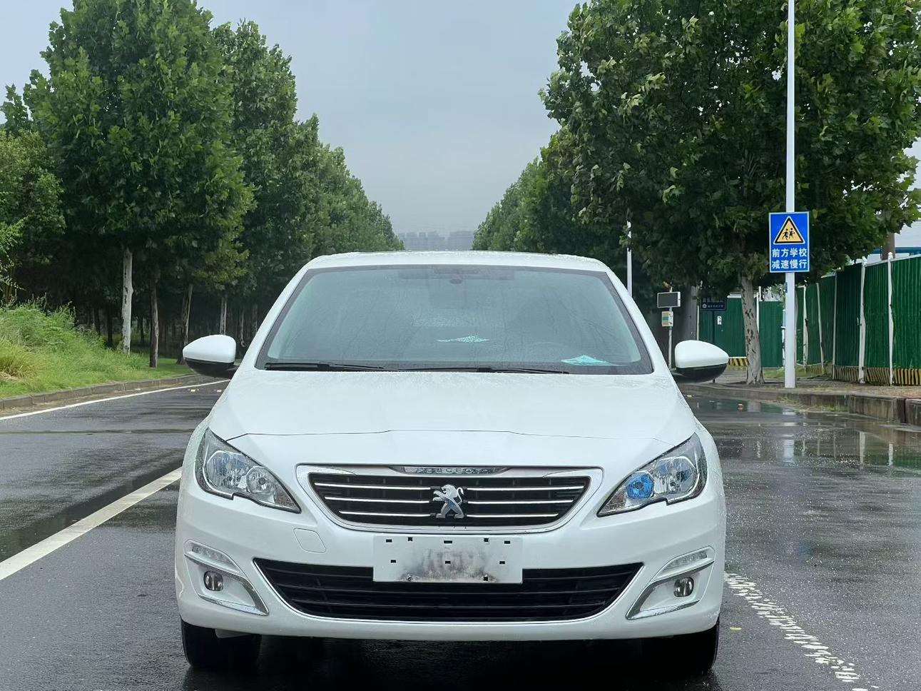 Peugeot 408 2016 thumb 9