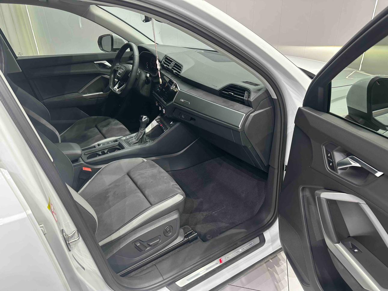 Audi Q3 2022 thumb 8