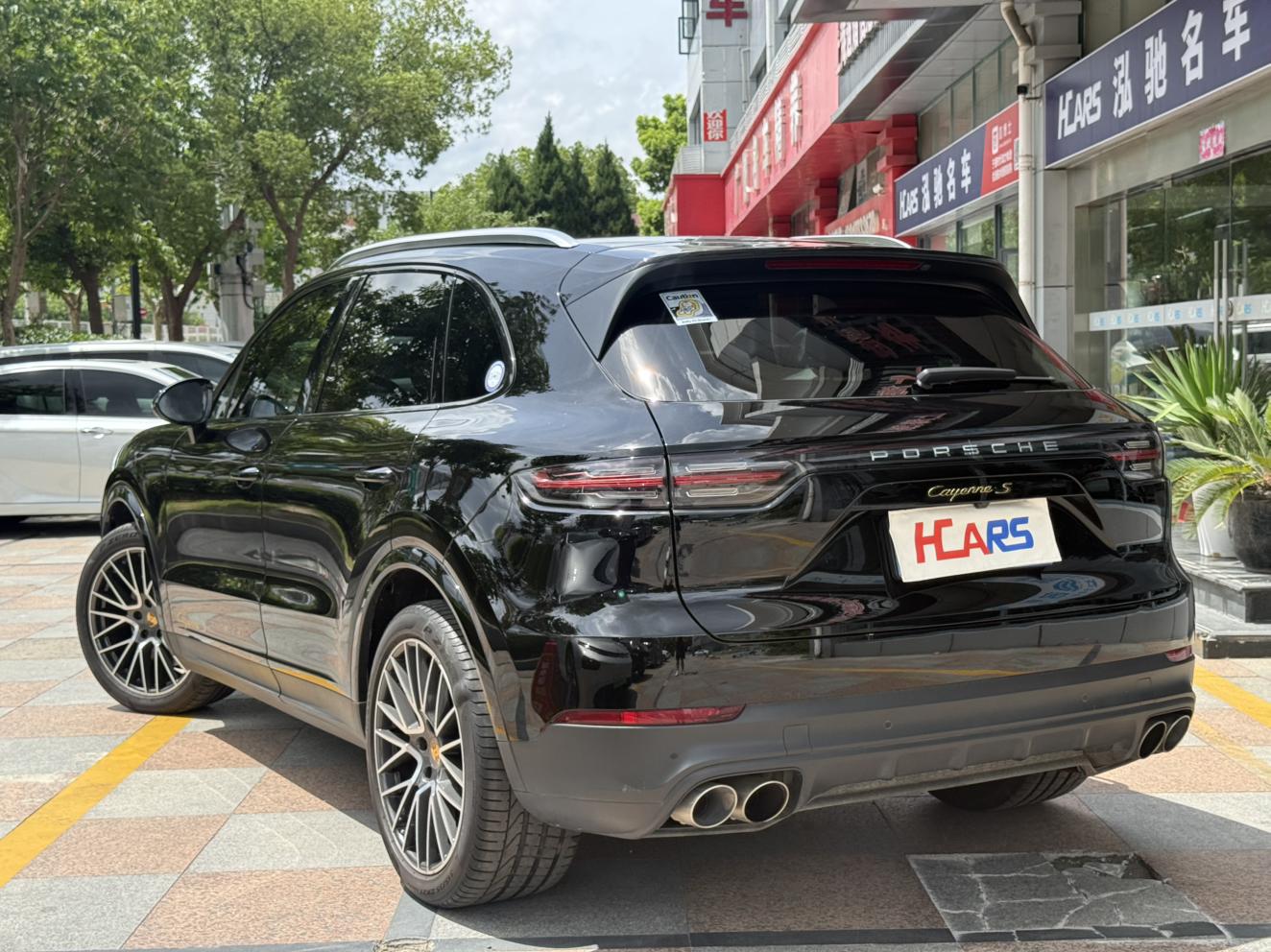 Porsche Cayenne 2018 thumb 2