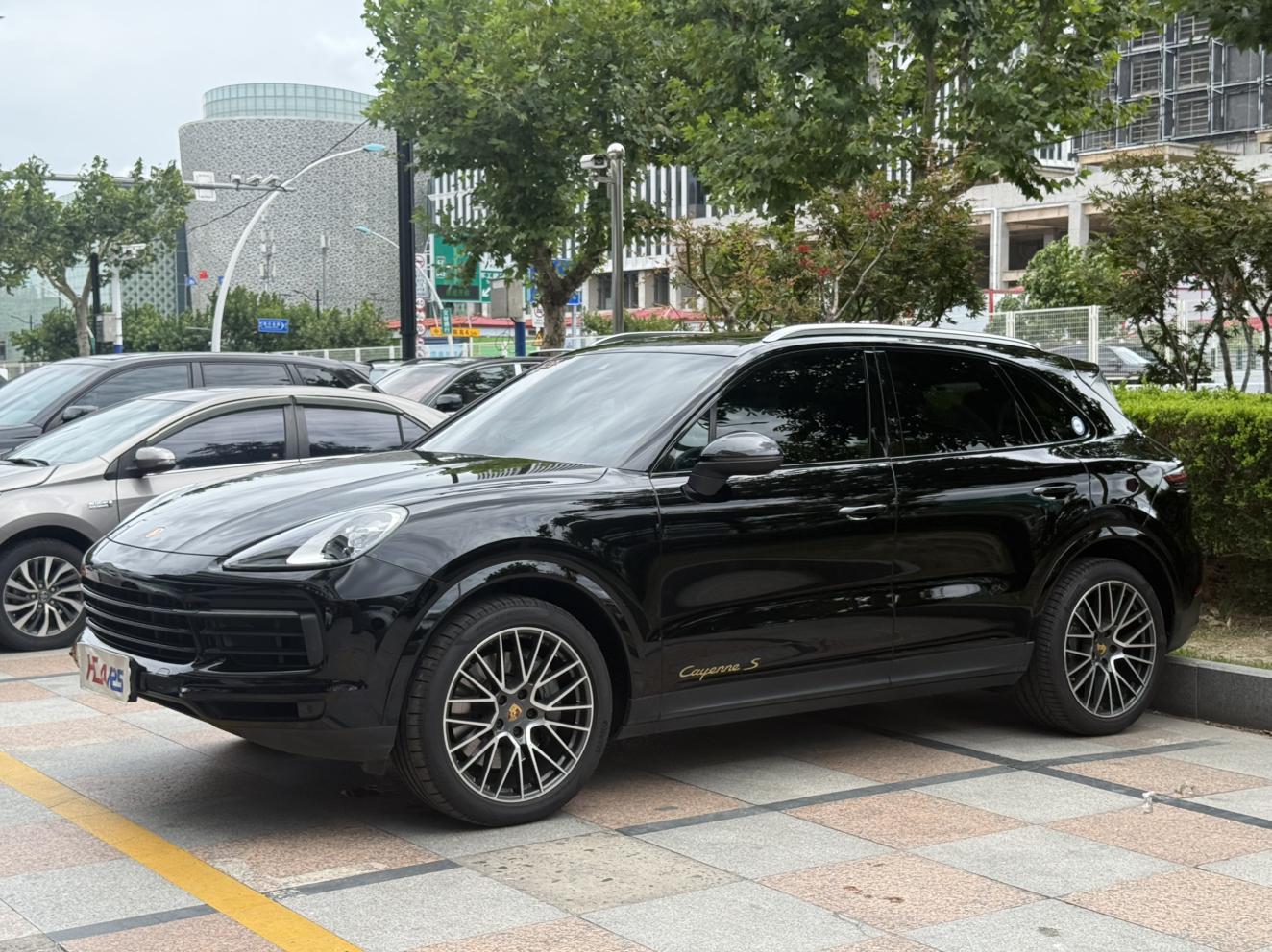 Porsche Cayenne 2018 thumb 10