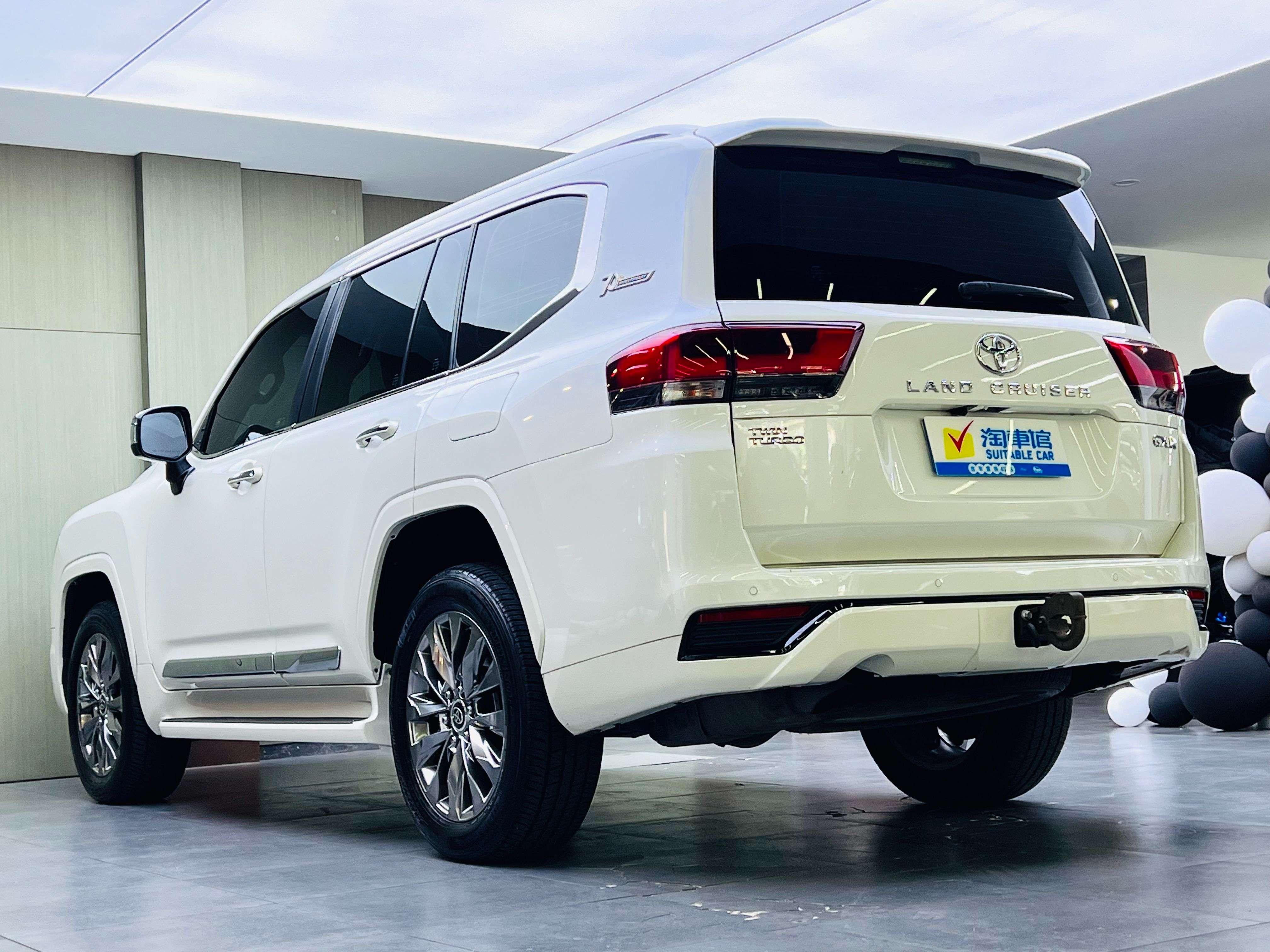 Toyota Land Cruiser 2023 thumb 2
