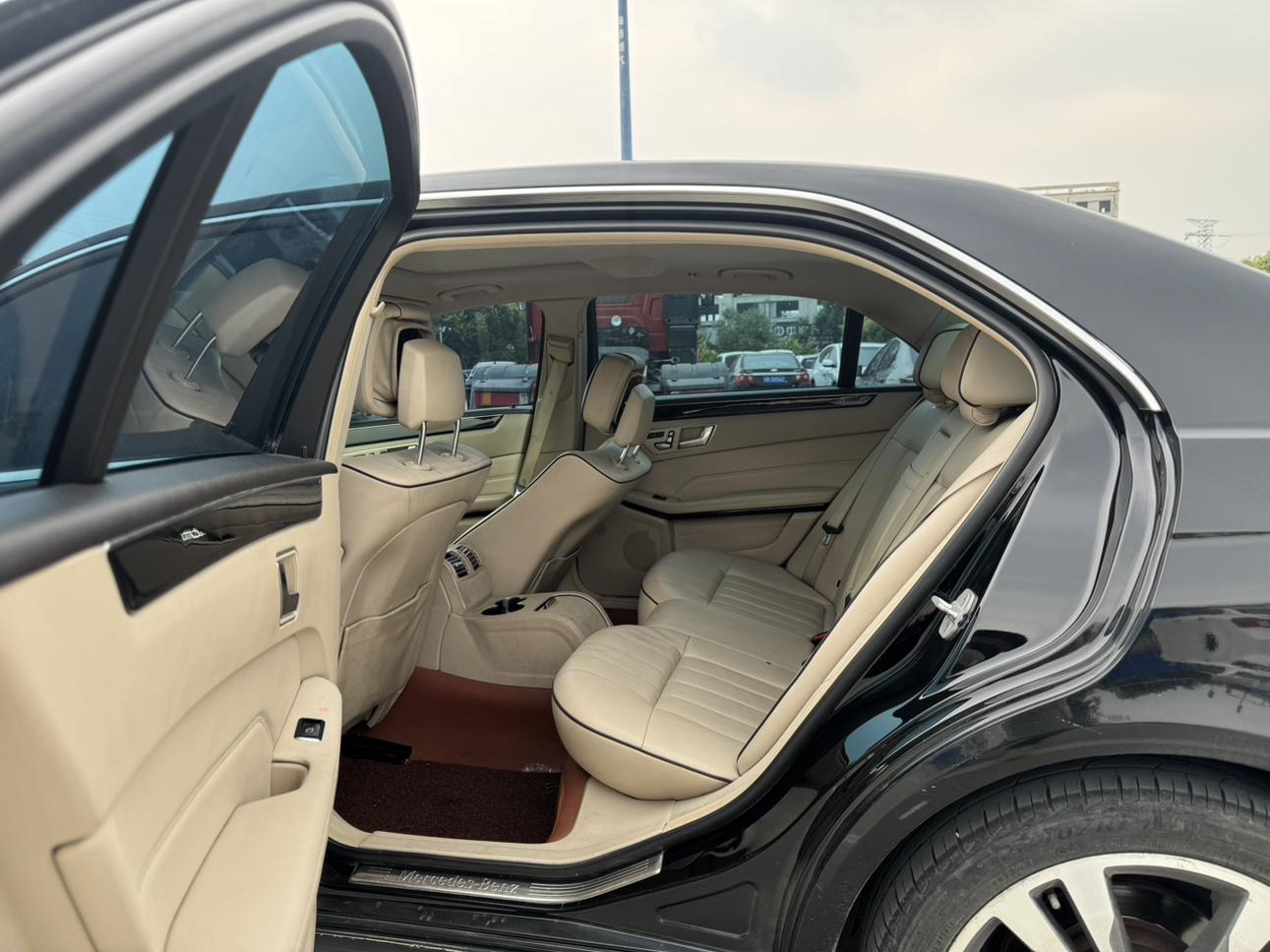 Mercedes-Benz E-Класс 2015 thumb 7