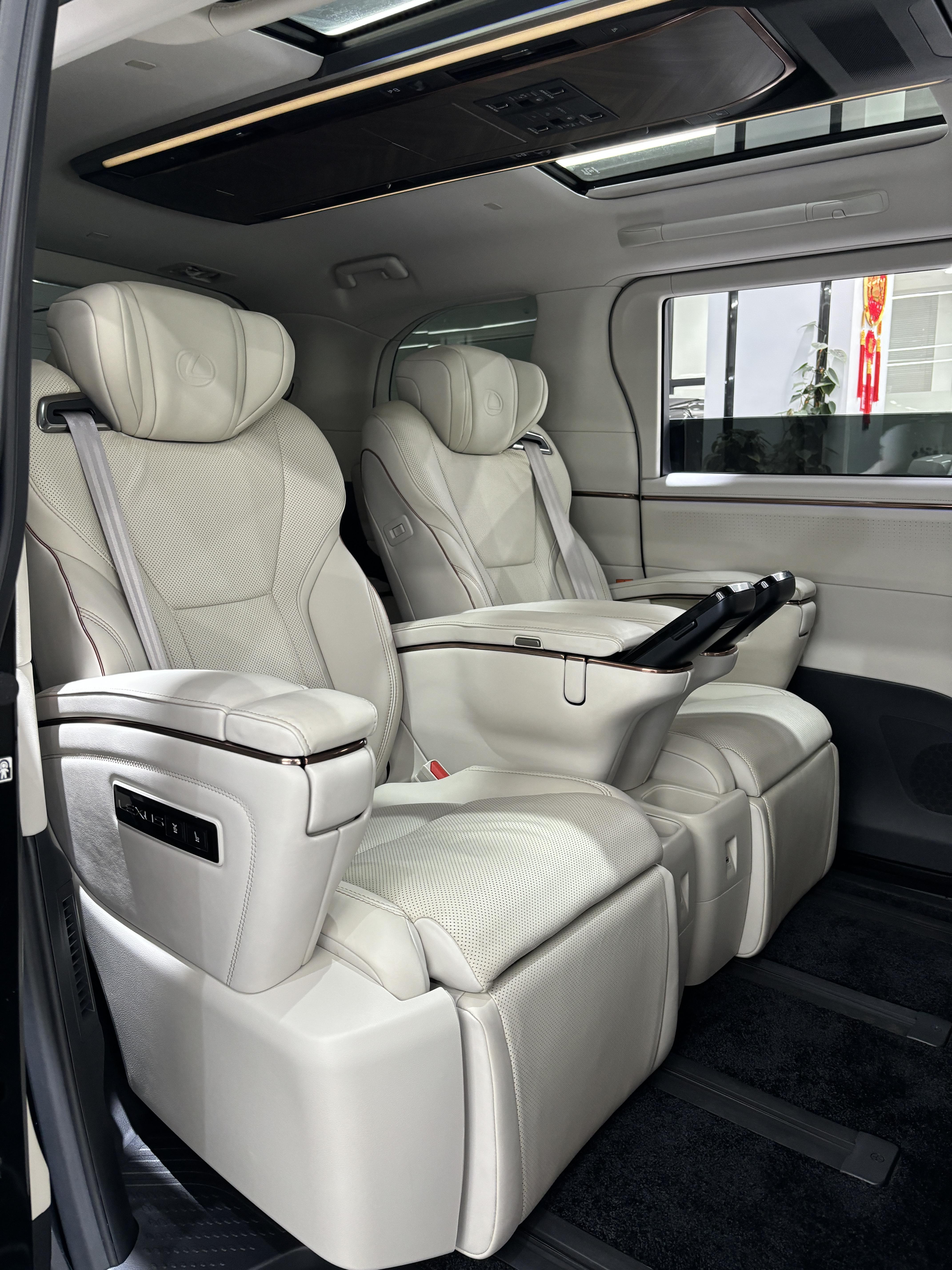 Lexus LM 2023 thumb 5