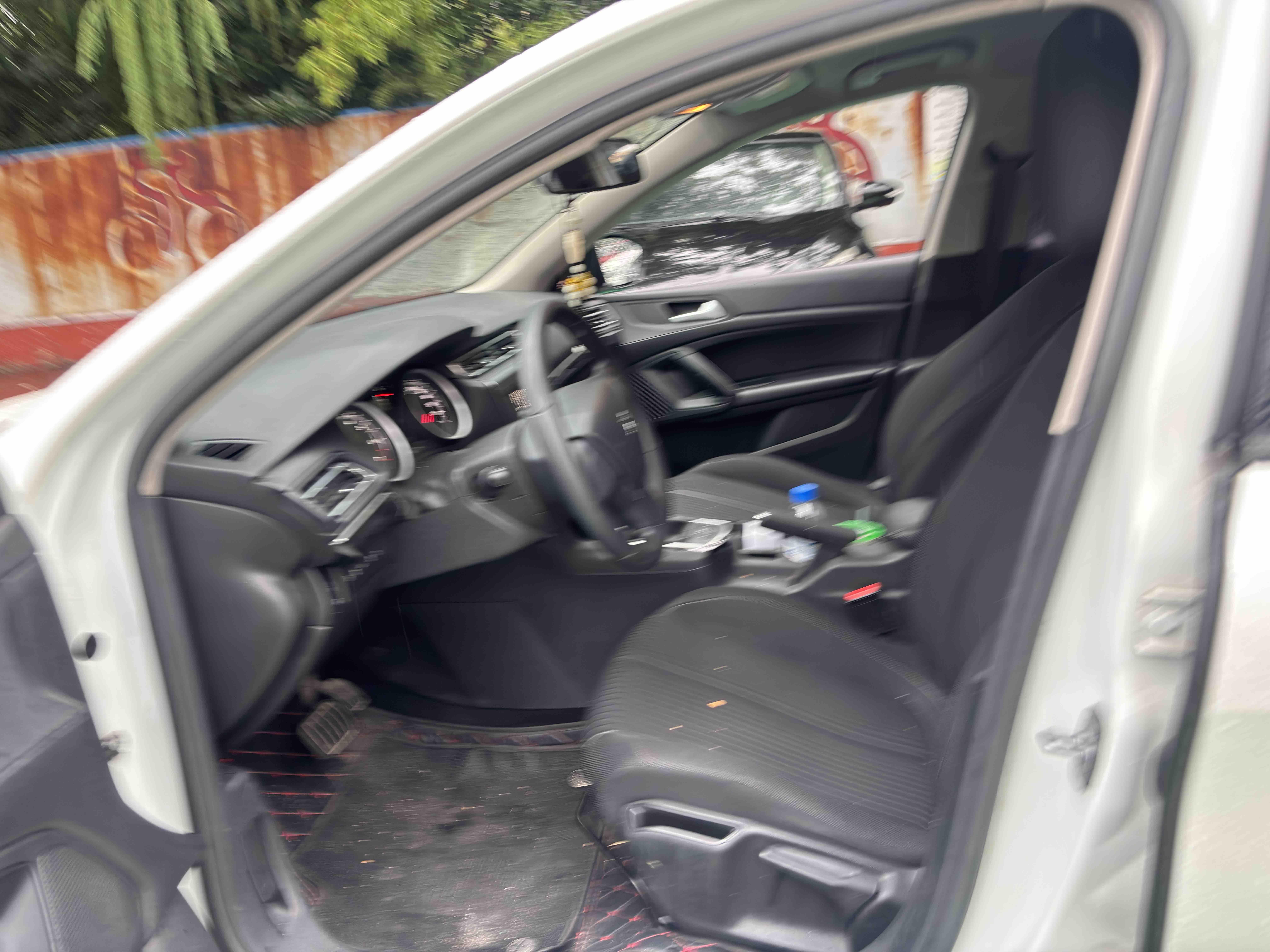 Peugeot 408 2014 thumb 6