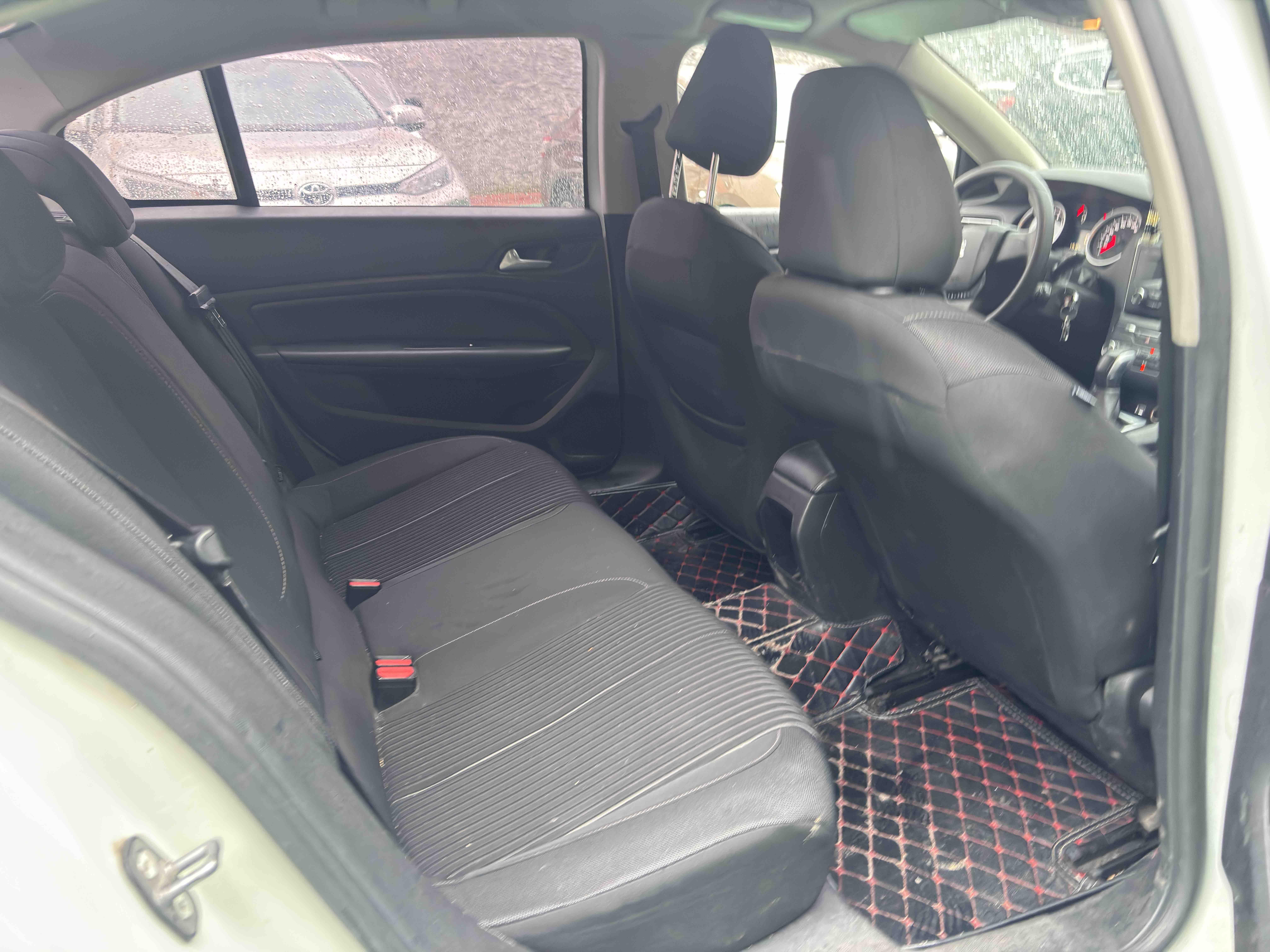 Peugeot 408 2014 thumb 7