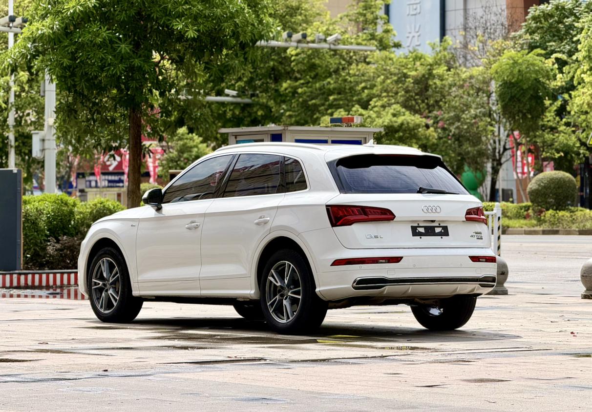 Audi Q5 2020 thumb 2