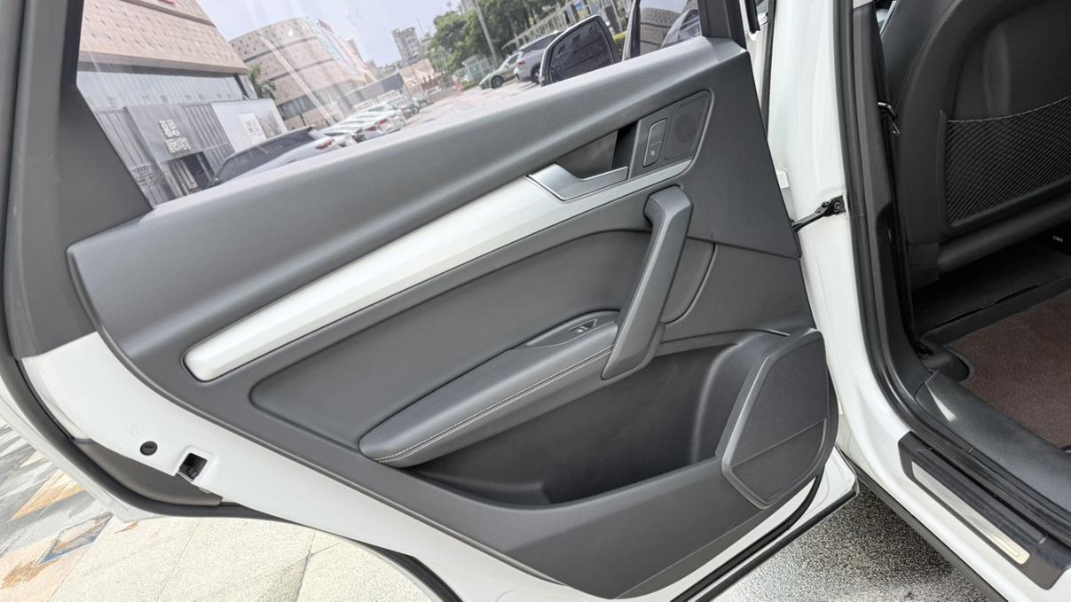 Audi Q5 2020 thumb 9