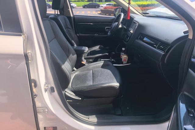 Mitsubishi Outlander 2018 thumb 7