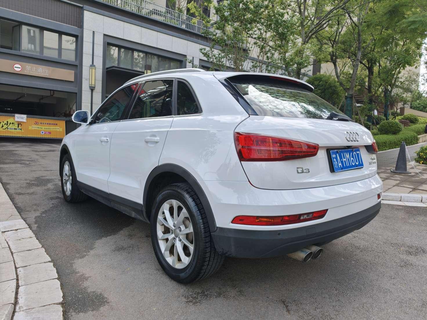 Audi Q3 2016 thumb 2