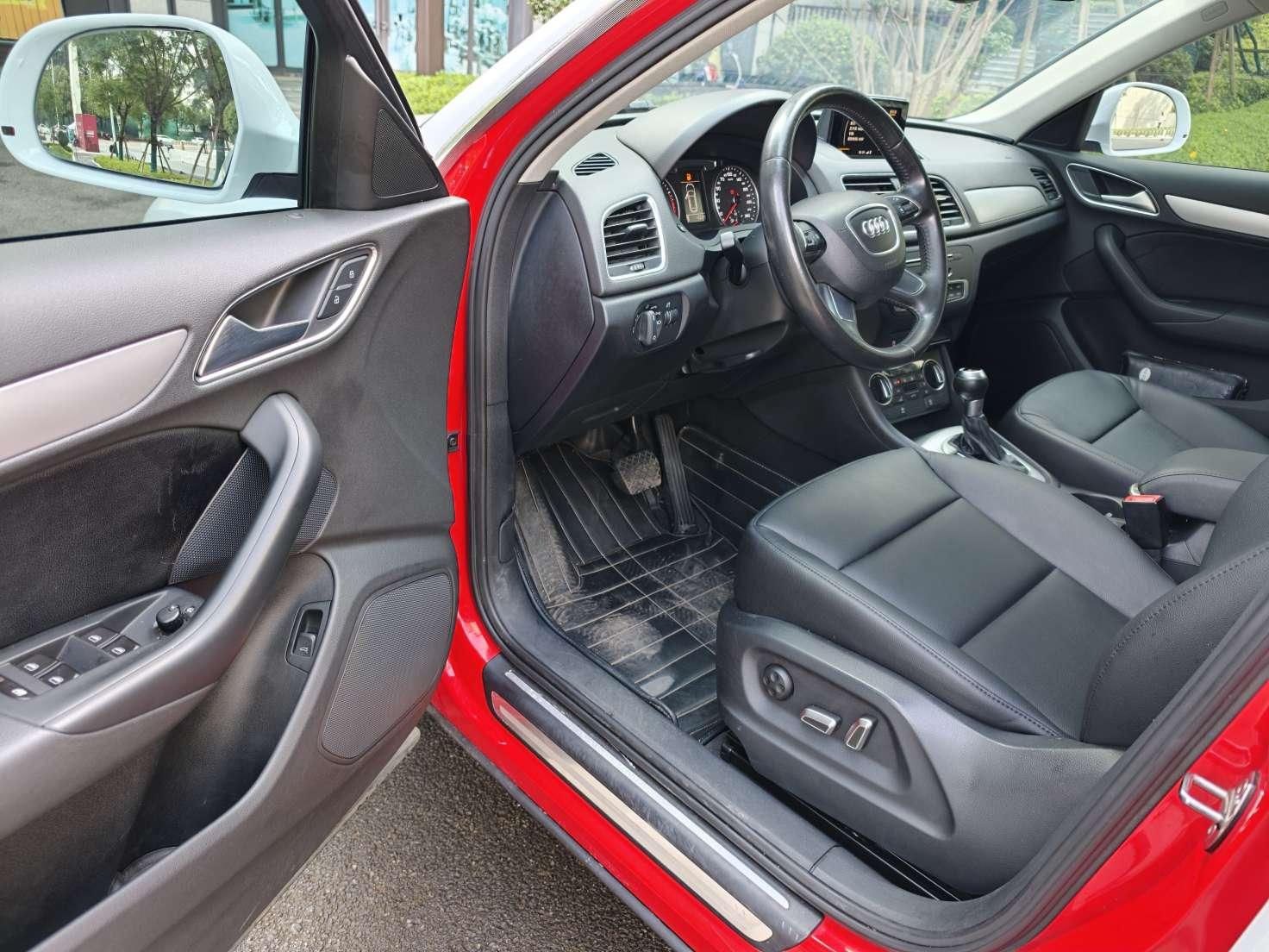 Audi Q3 2016 thumb 8