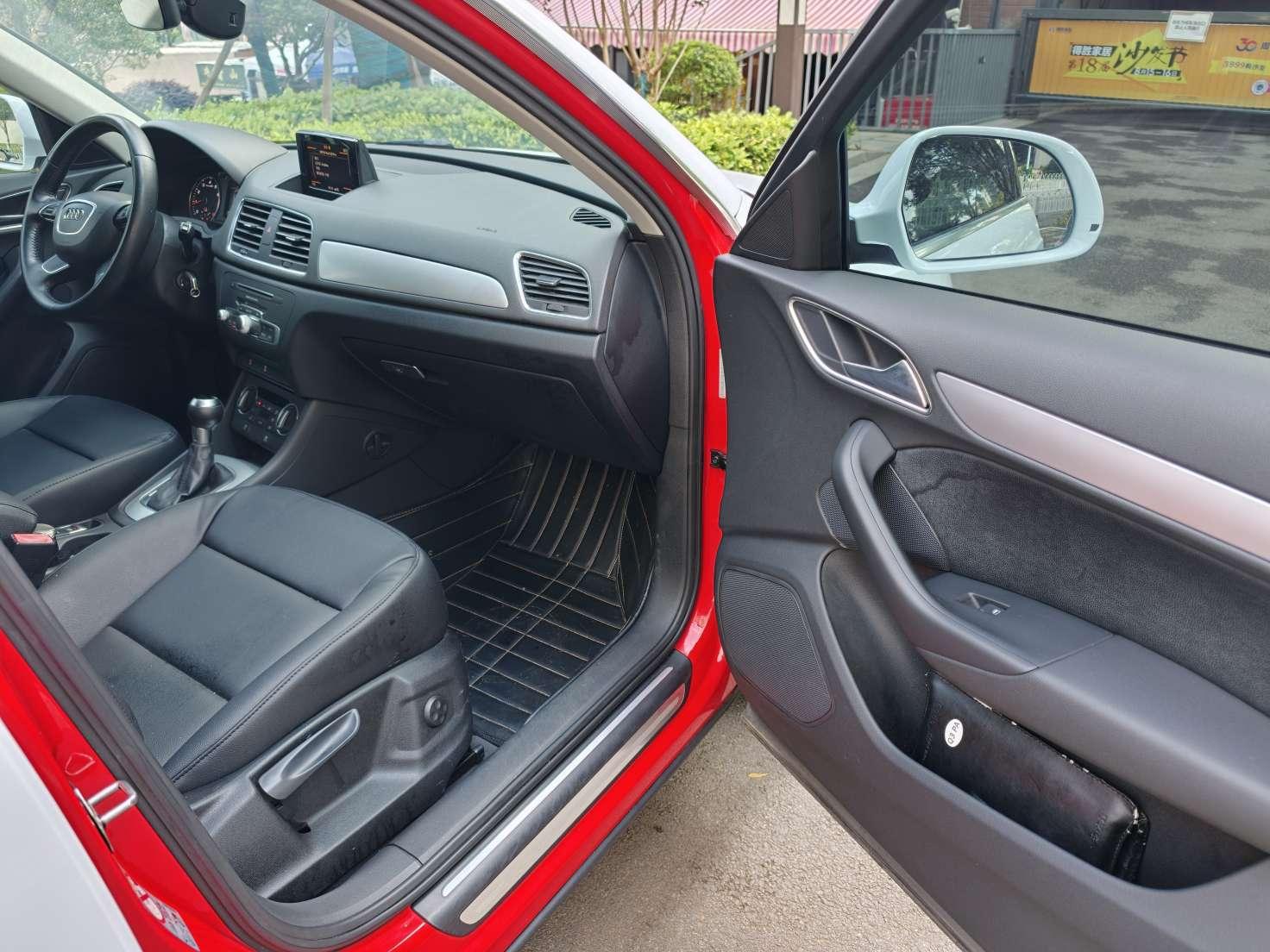 Audi Q3 2016 thumb 10