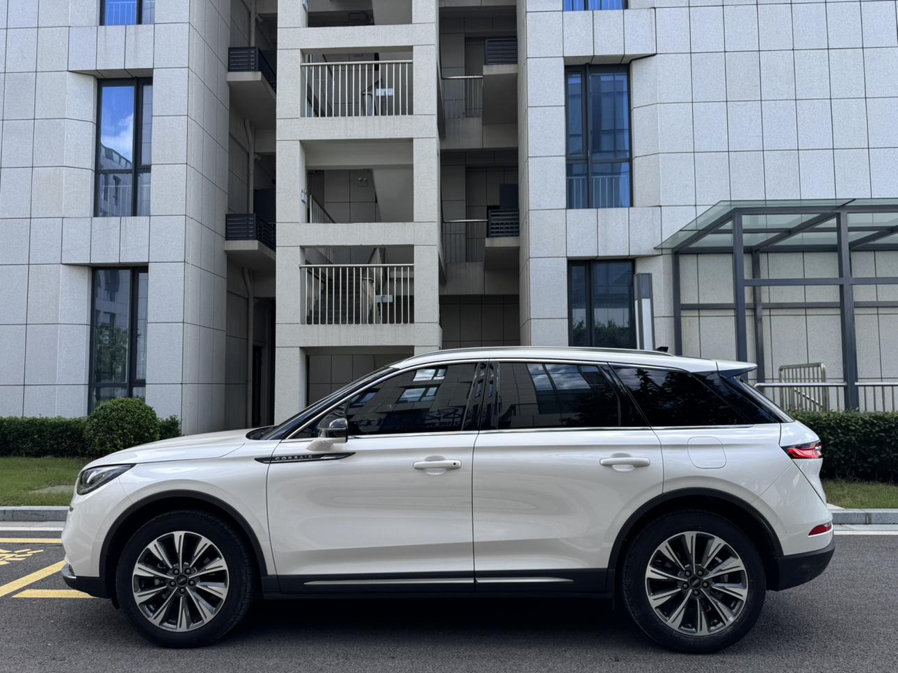Lincoln Aviator 2022 thumb 2
