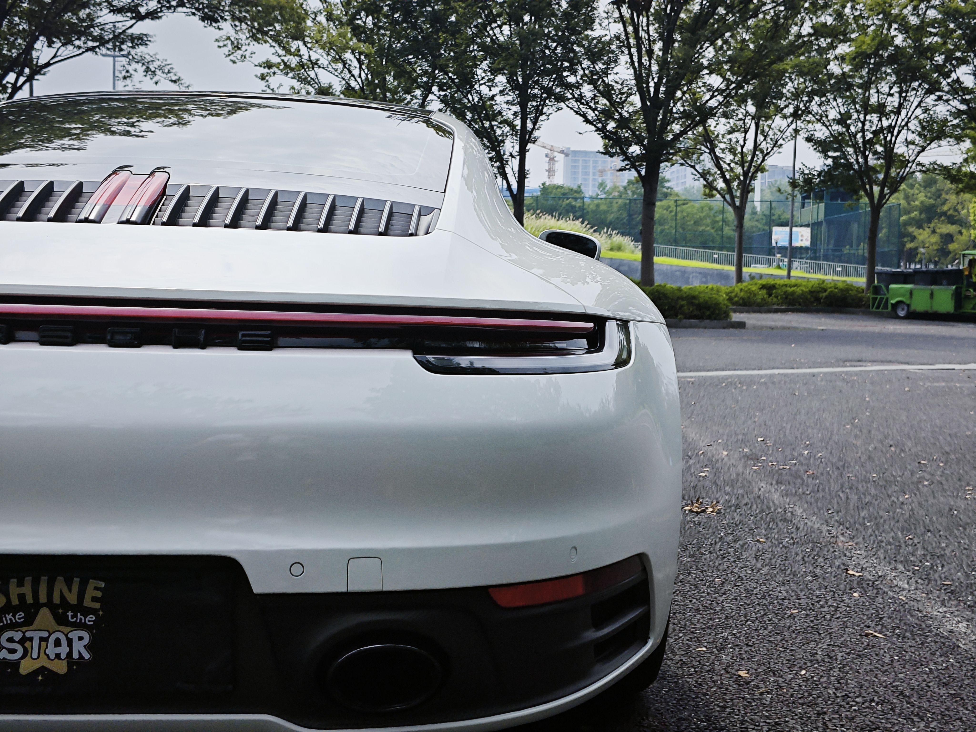 Porsche 911 2020 thumb 6