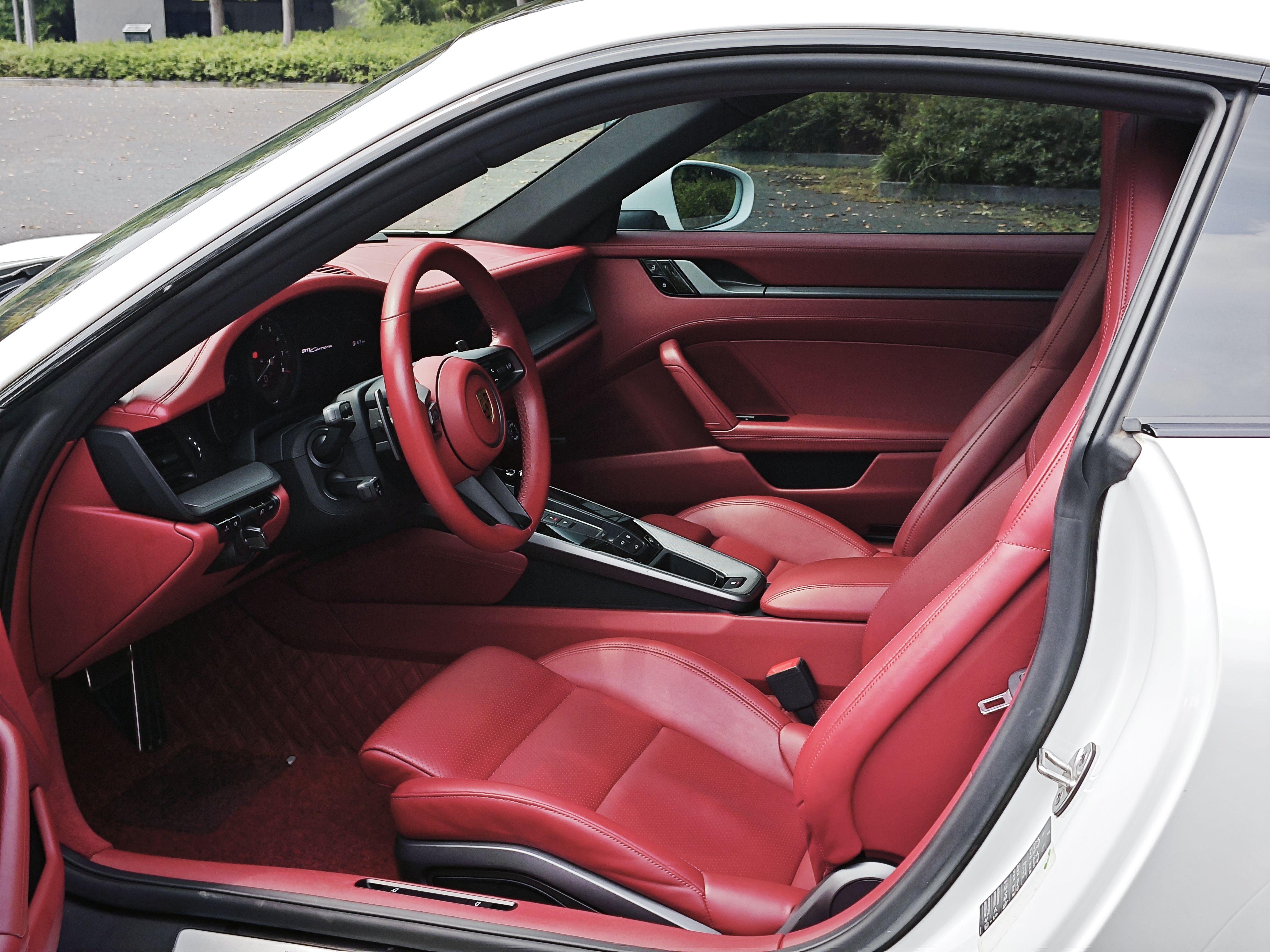 Porsche 911 2020 thumb 12