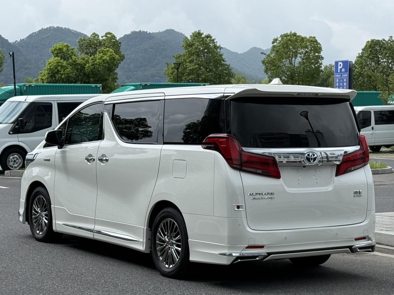 Toyota Alphard 2021 thumb 2