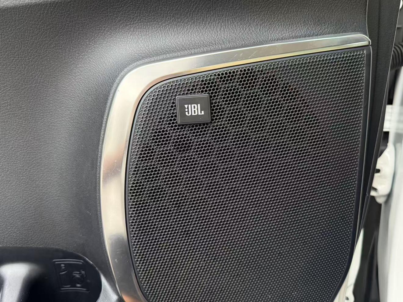 Toyota Alphard 2021 thumb 8