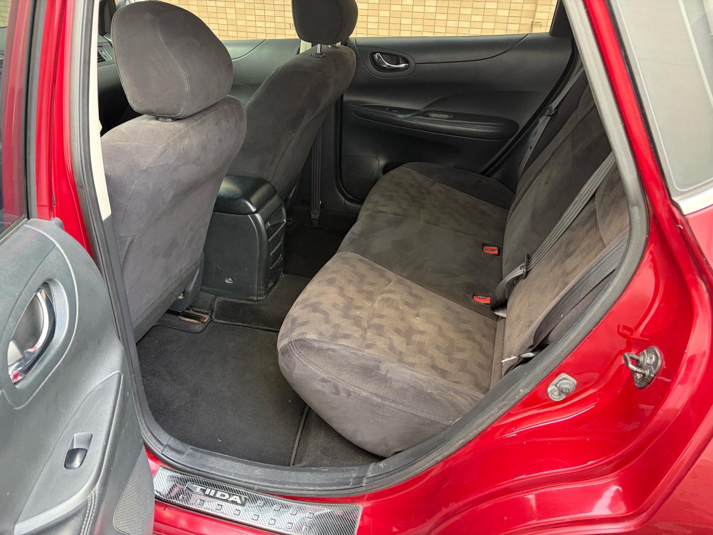 Nissan Tiida 2014 thumb 8