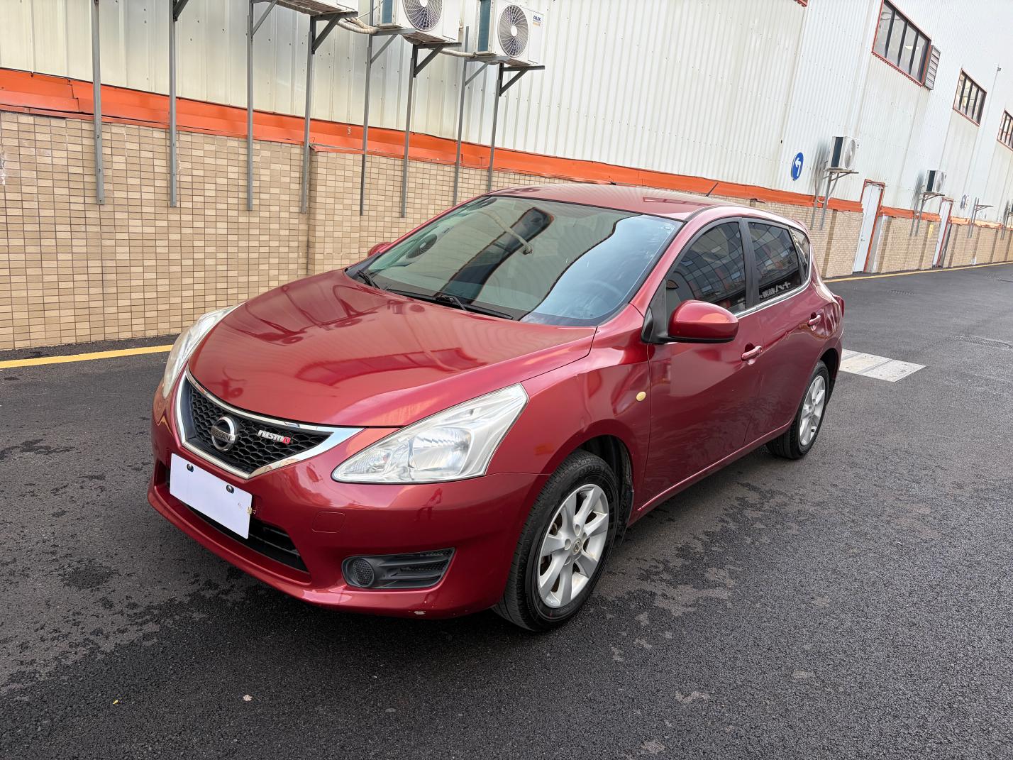 Nissan Tiida 2014 thumb 9