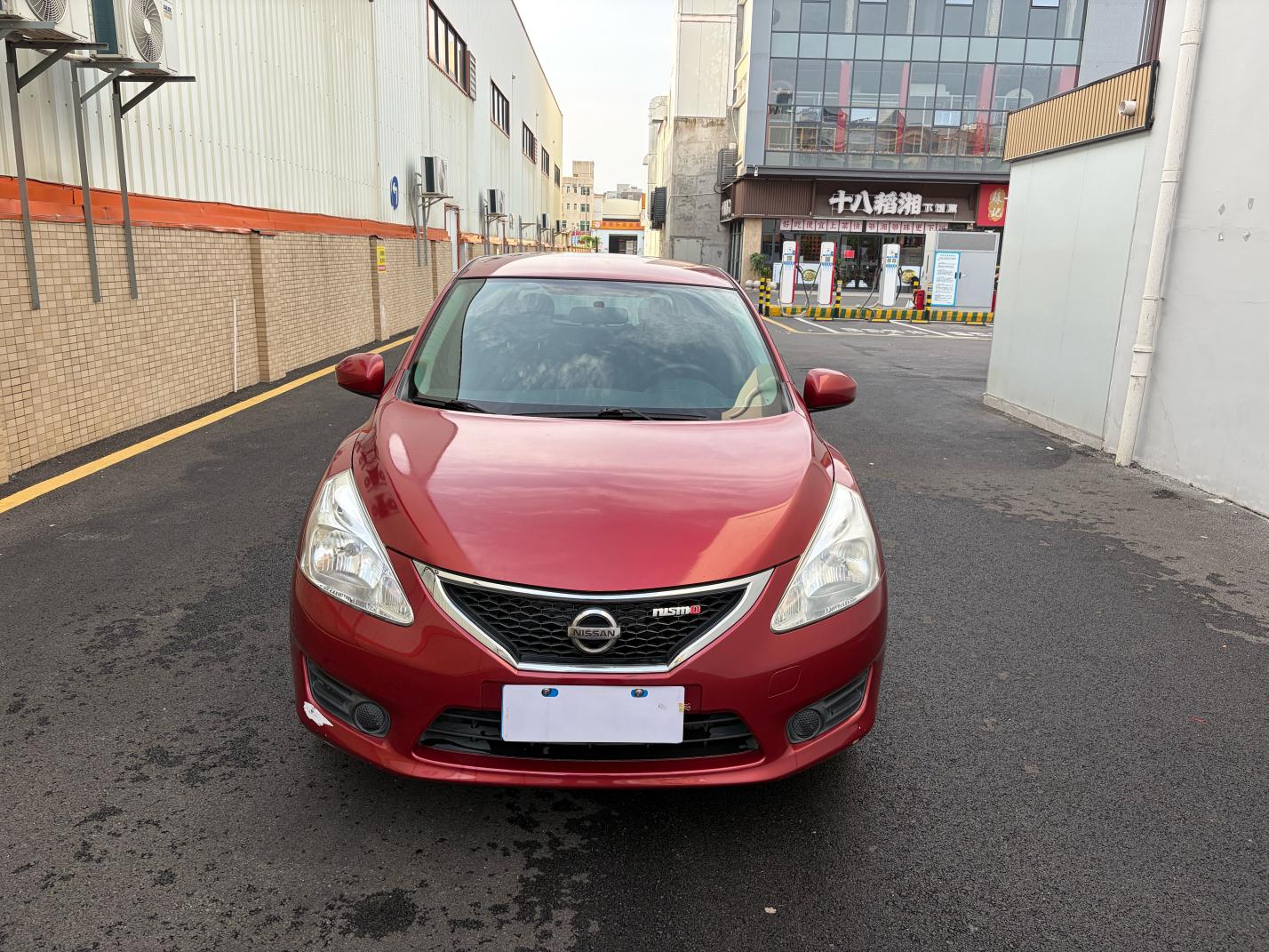 Nissan Tiida 2014 thumb 10