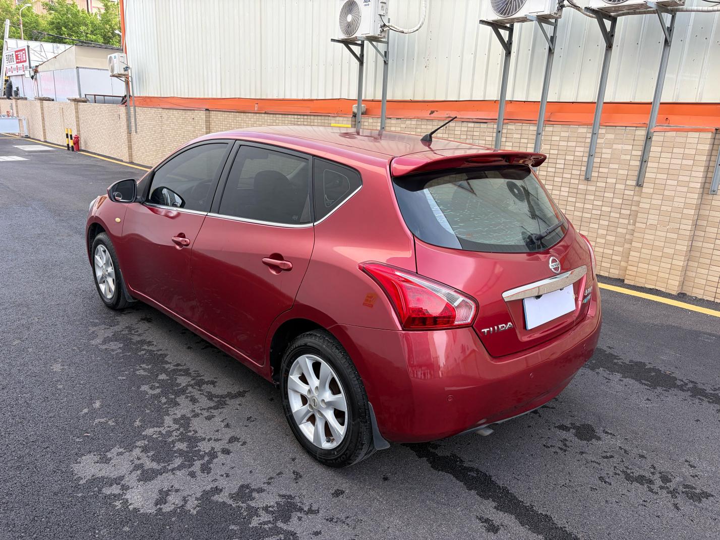 Nissan Tiida 2014 thumb 12