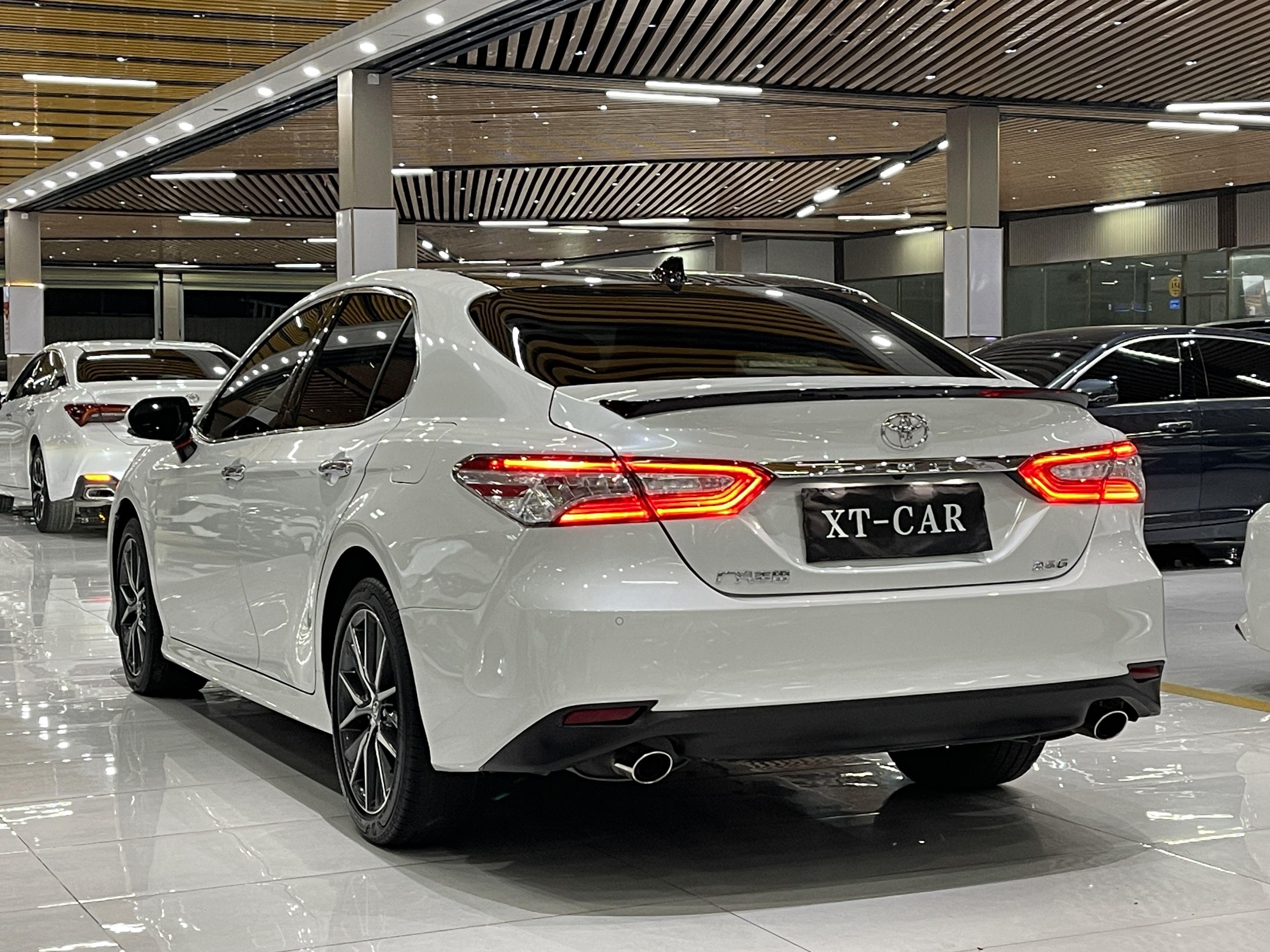 Toyota Camry 2023 thumb 2