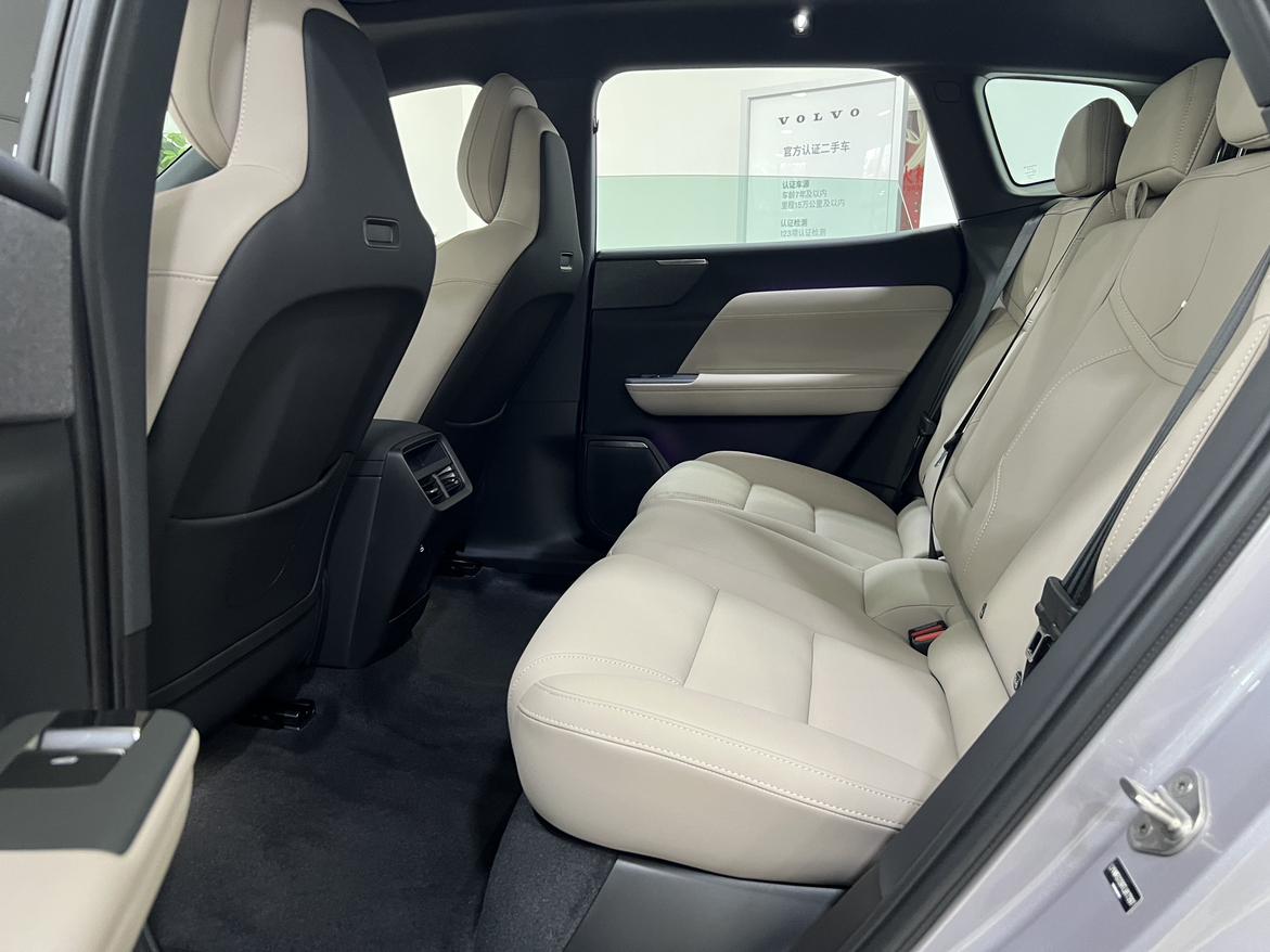 Volvo XC70 2026 thumb 12