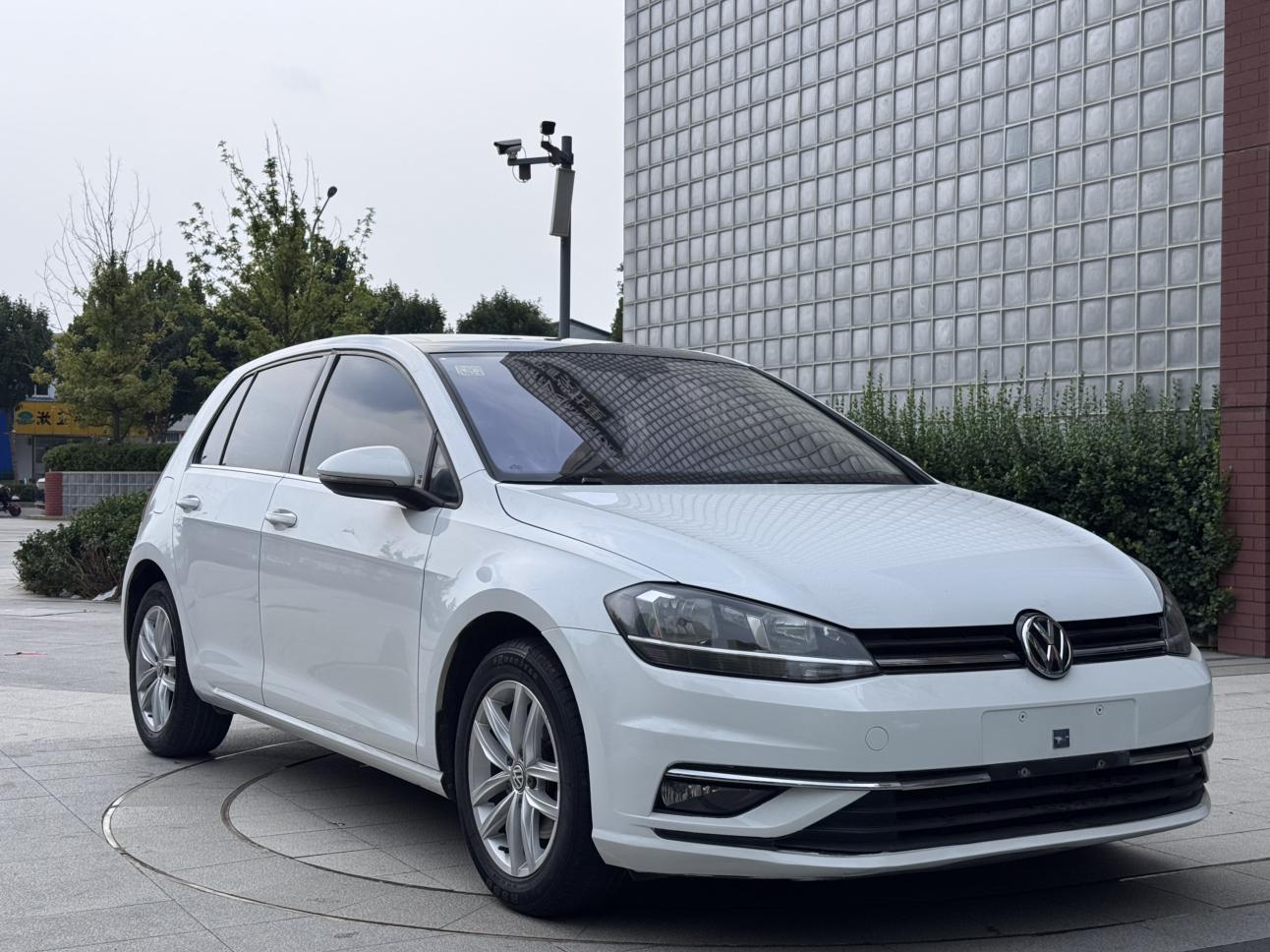 Volkswagen Golf Sportsvan 2019 thumb 10