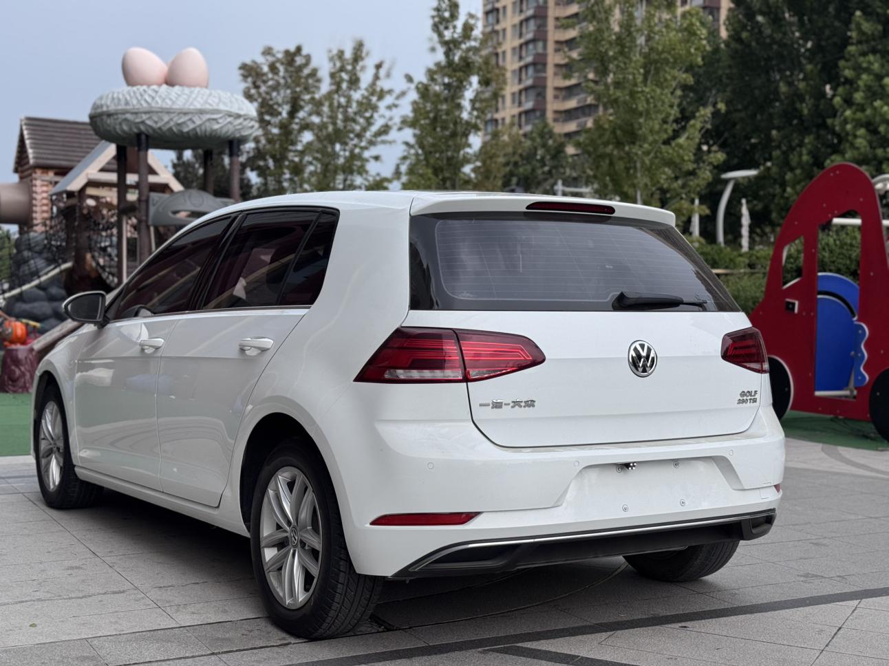 Volkswagen Golf Sportsvan 2019 thumb 11