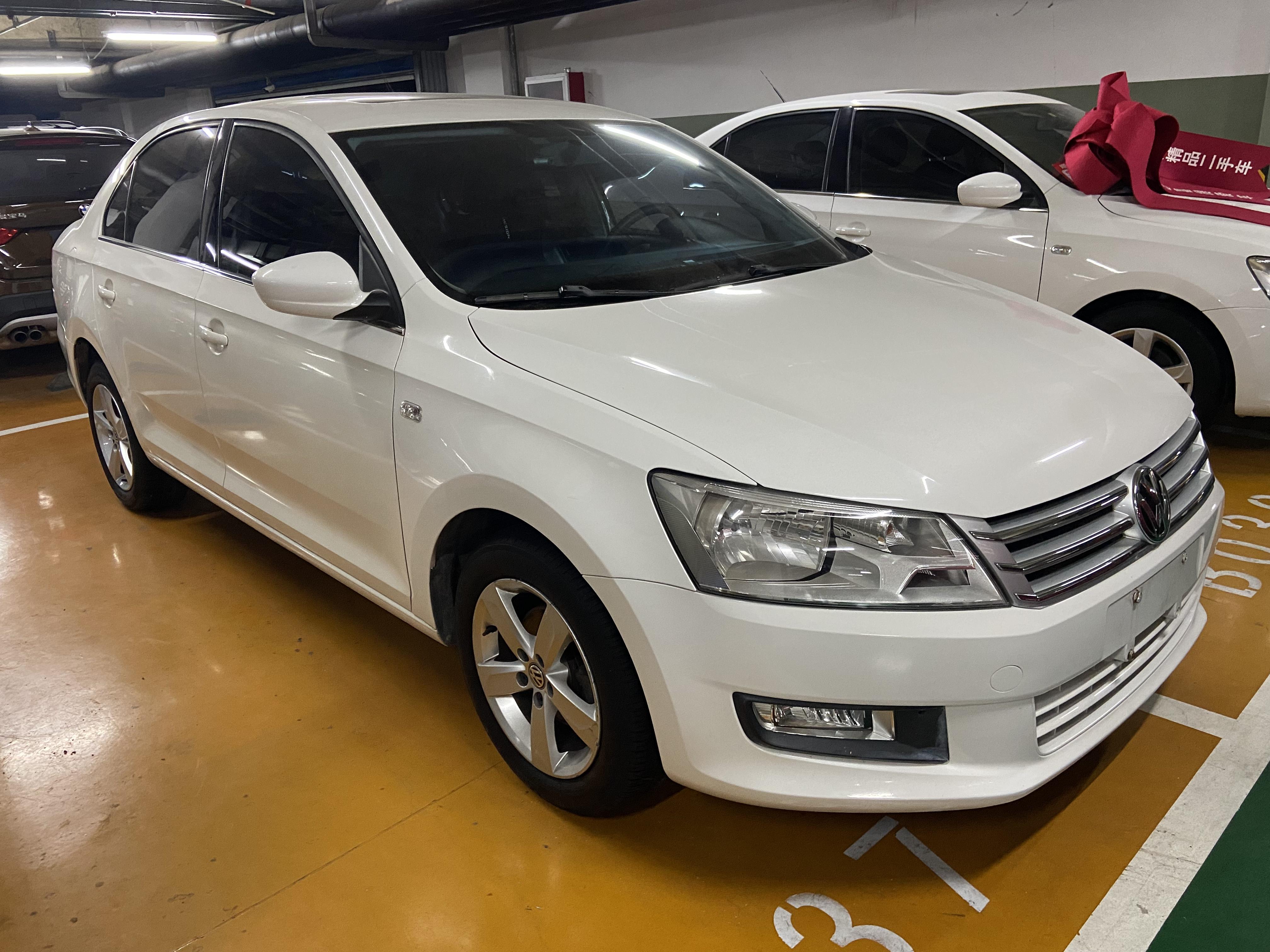 Volkswagen Santana 2015 thumb 10